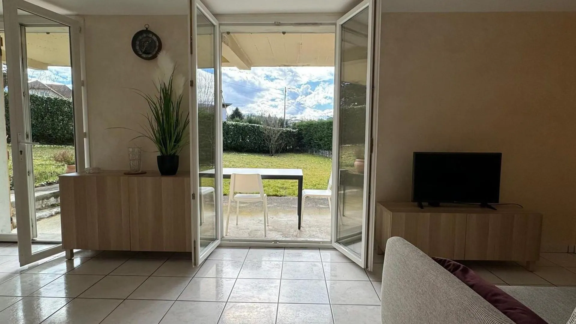 Location Rdc Maison, Jardin Et Terrasse A Aix-Les-Bains, Proche Thermes Et Lac ! - Fr-1-555-9